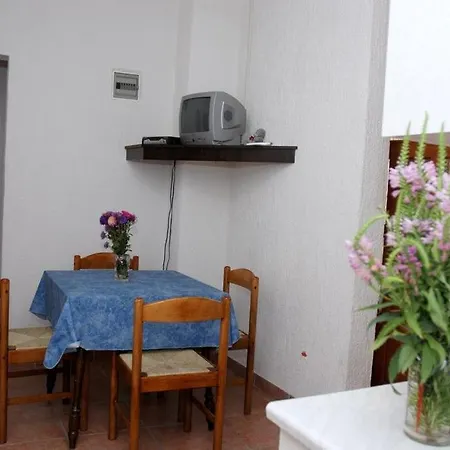 In Barbat With Balcony, Air Conditioning 660-3 * Barbat na Rabu