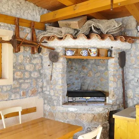 Apartmán In Barbat With Balcony, Air Conditioning 660-3 Barbat na Rabu