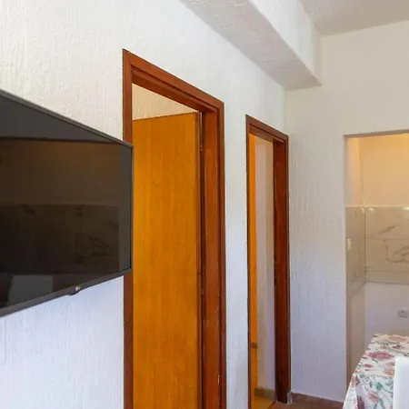 Διαμέρισμα In Barbat With Balcony, Air Conditioning 660-3