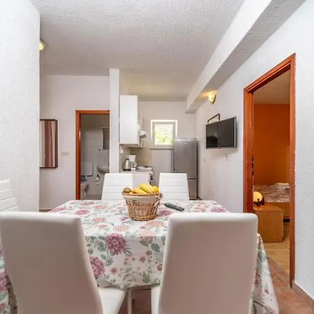 In Barbat With Balcony, Air Conditioning 660-3 Barbat na Rabu