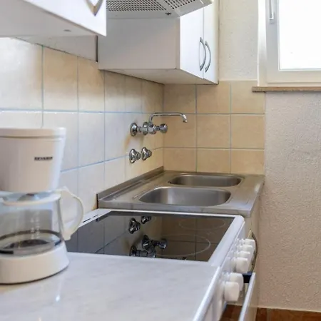 In Barbat With Balcony, Air Conditioning 660-3 * Barbat na Rabu