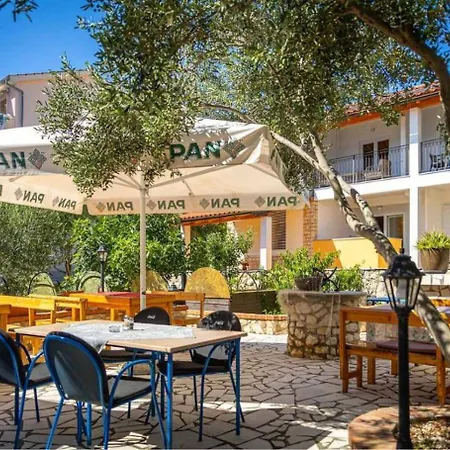 In Barbat With Balcony, Air Conditioning 660-3 Barbat na Rabu