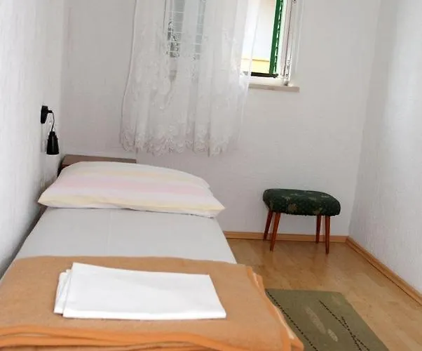 Daire In Barbat With Balcony, Air Conditioning 660-3