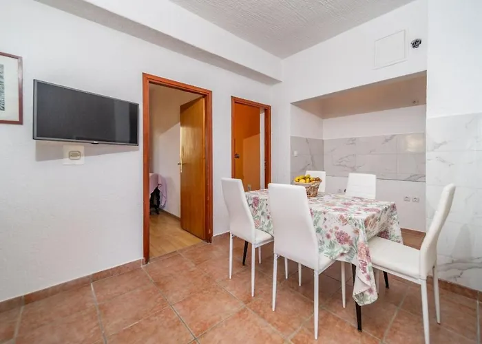In Barbat With Balcony, Air Conditioning 660-3 * Barbat na Rabu