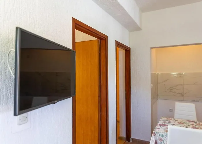 Daire In Barbat With Balcony, Air Conditioning 660-3