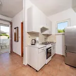 In Barbat With Balcony, Air Conditioning 660-3 דירה