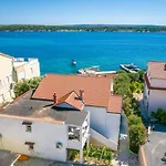 In Barbat With Balcony, Air Conditioning 660-3 * Barbat na Rabu